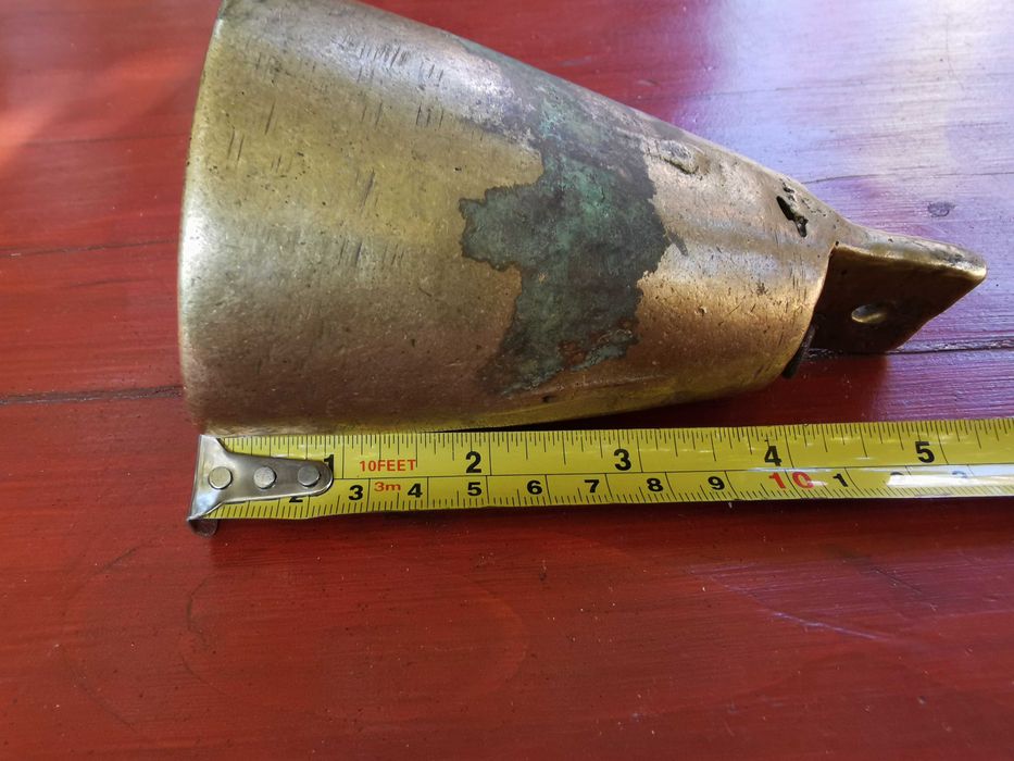 стар бронзов чан