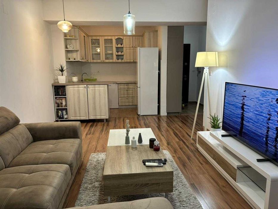 Дава се под наем Двустаен апартамент в Бургас, Братя Миладинови - 57 кв.м за 280.5 € - Снимка #1