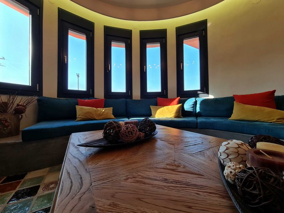 ПРОДАВА се самостоятелна къща 360 кв.м в Nea Peramos, Кавала код 4103