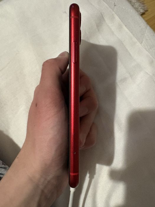 Продавам İphone 11 64GB