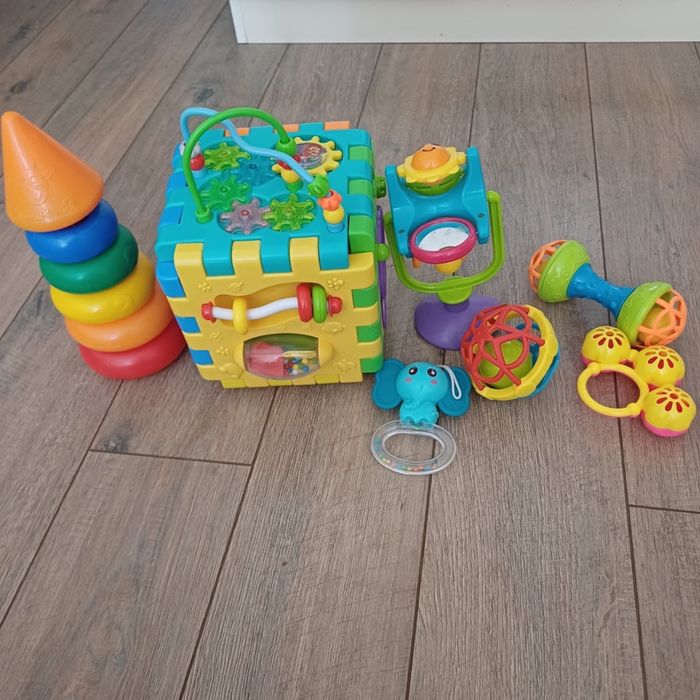 Игрушки.       .