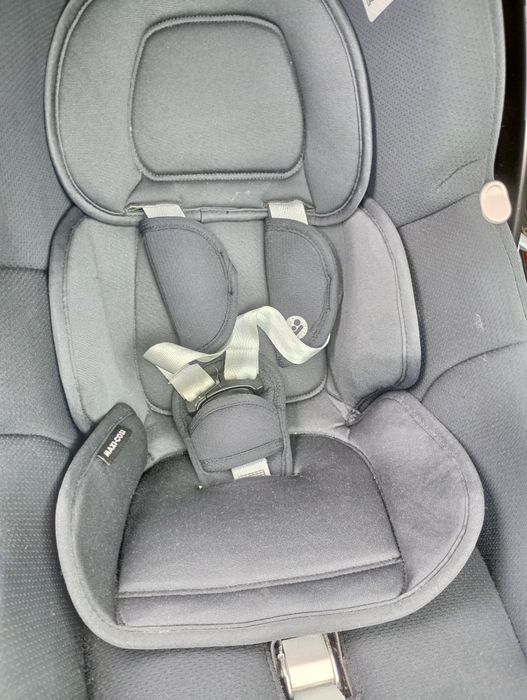 Vând scoica auto Maxi Cosi in stare perfectă