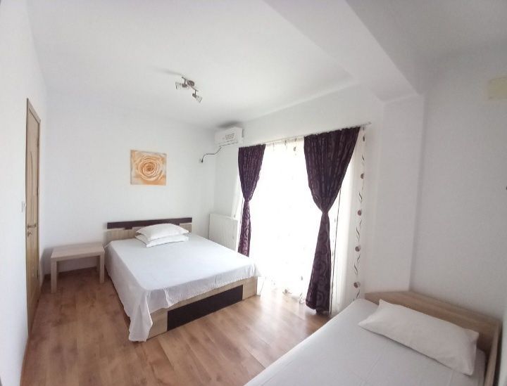 Cazare Vilă Mamaia Nord, camere curate cu toate dotările, baie proprie, aproape de mare, zona NOUL magazin KAUFLAND(str. Hanului, nr. 1,  Mamaia Nord)