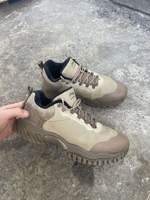 Кроссовки от бренда Li -Ning