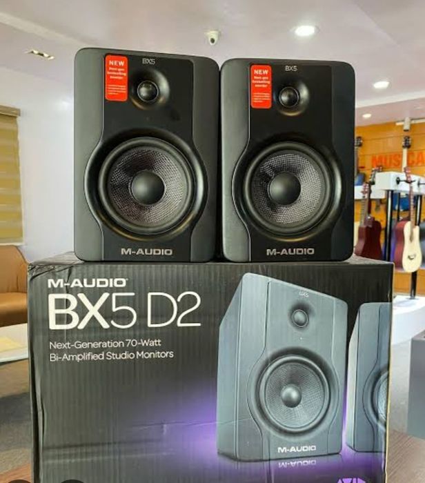 M audio bx 5 d2 manitor yengi holatda