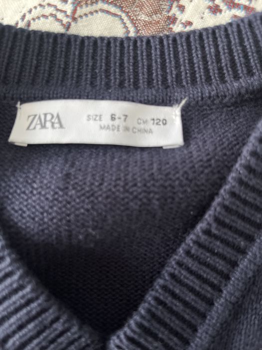 Продам безрукавку zara 122