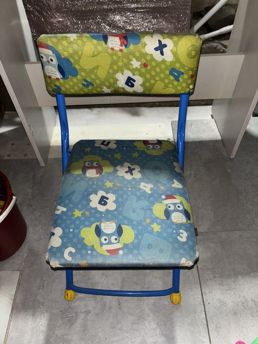 Детский стол со стулом