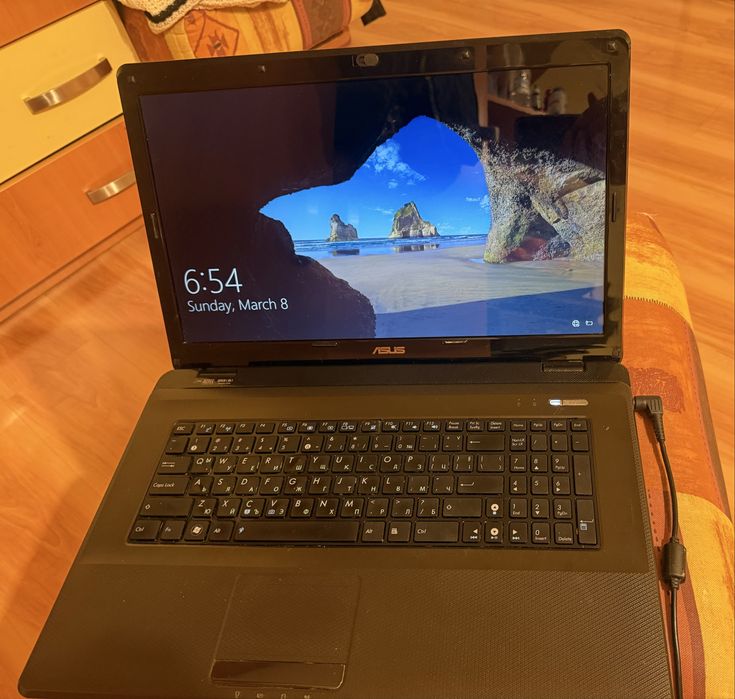 Лаптоп Asus K72J   (17,3"инча)