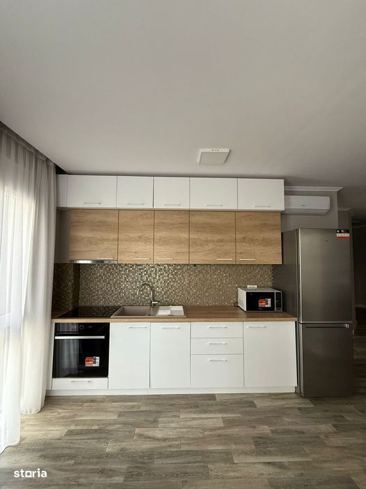 Închiriez apartament cu 3 camere