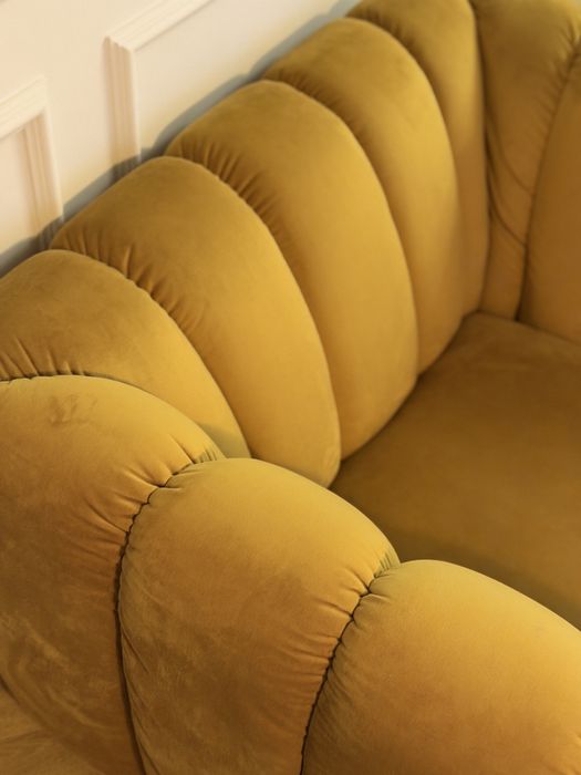 Fotoliu Ghado Shel cu tapiterie catifea si lemn masiv