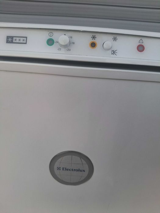 Фризер с 3 чекмеджета