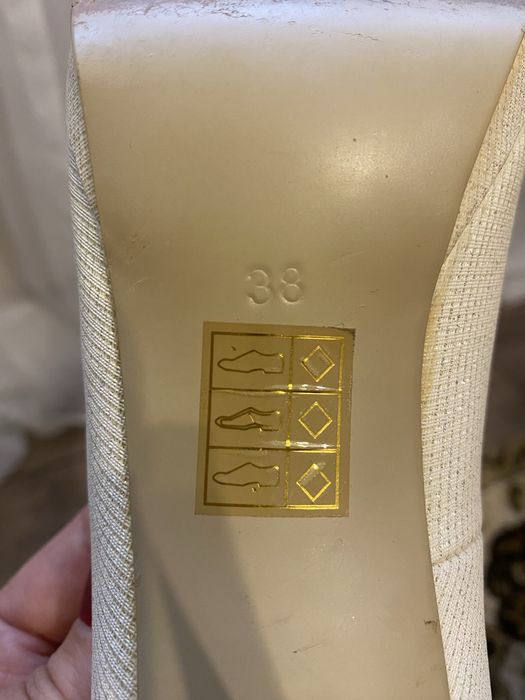 Megias високи токчета