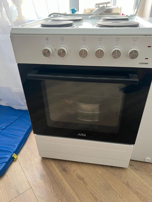 Продам электрическую плиту