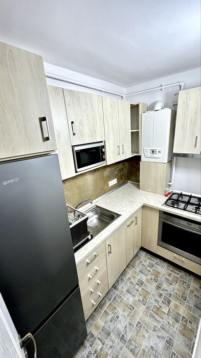 Garsoniera 32 mp DE INCHIRIAT, etaj 2, Baia Mare //zona Motorului.