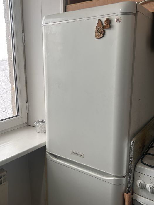 Продам холодильник