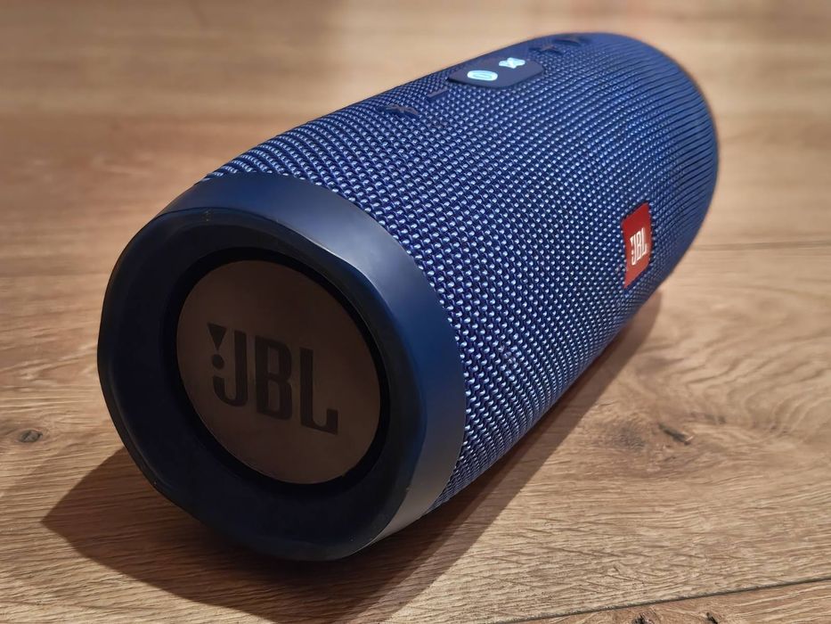 Toнколона JBL Charge 3