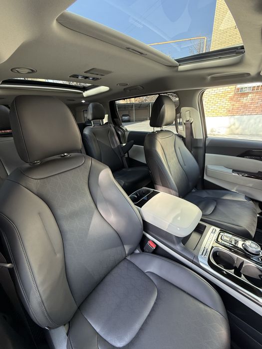 Kia Carnival Luxe 2023/25 Yengi