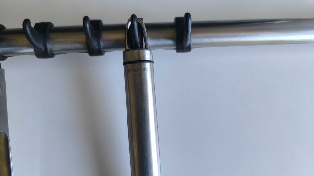 Луксозен комплект Brabantia – Инокс кутия за хляб + релса с прибори за готвене и 3 броя прибори