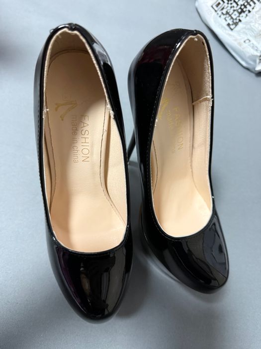 Женские туфли на шпильке