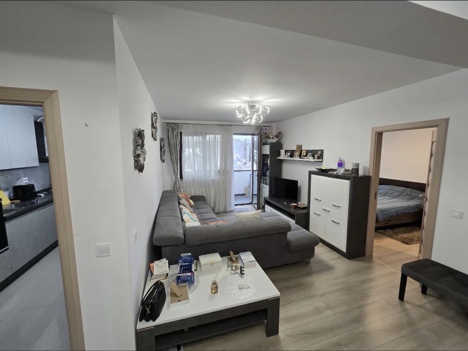 Închiriez apartament cu 2 camere bloc nou loc parcare inclus/Trivale magic