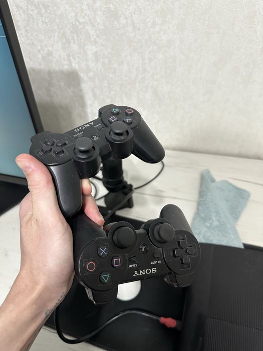 Срочно продам PlayStation 3 (500GB)