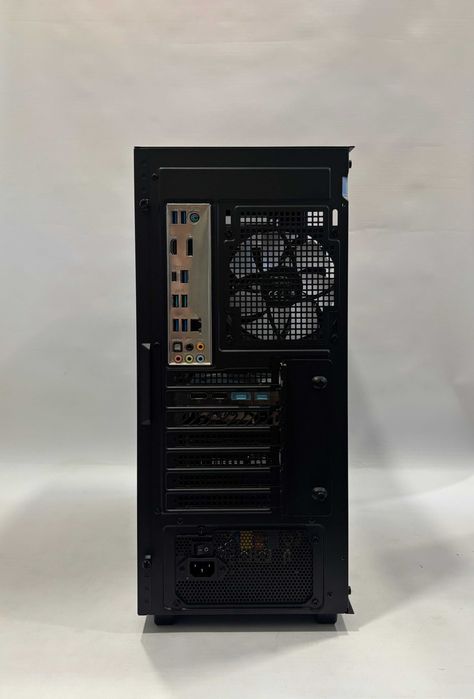 Геймърски компютър AMD Ryzen 9 3900X, RX 6900 XT 16GB, 32GB ram