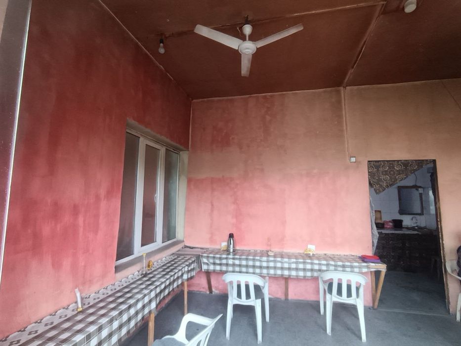 Сомсахона ва Новвойхона Сотилади