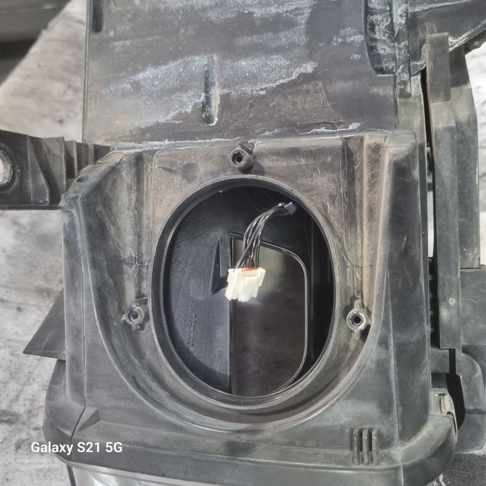 Far dreapta BMW X5 X6 F15 F16  Led adaptiv de europa  4 calculatoare