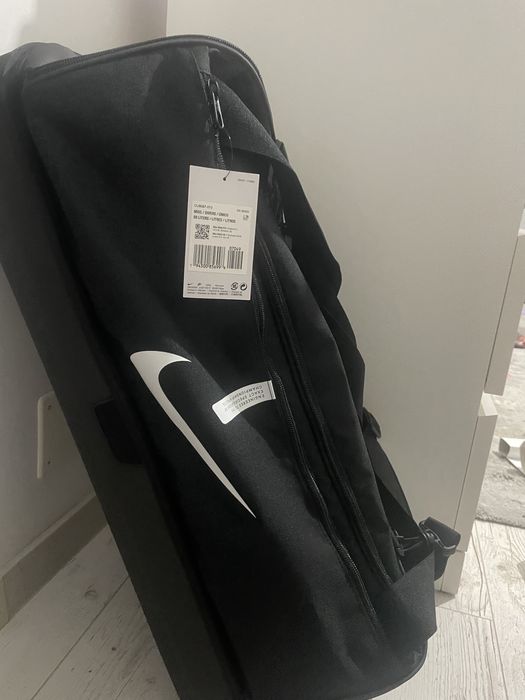 Geanta nike, noua, cu etichete