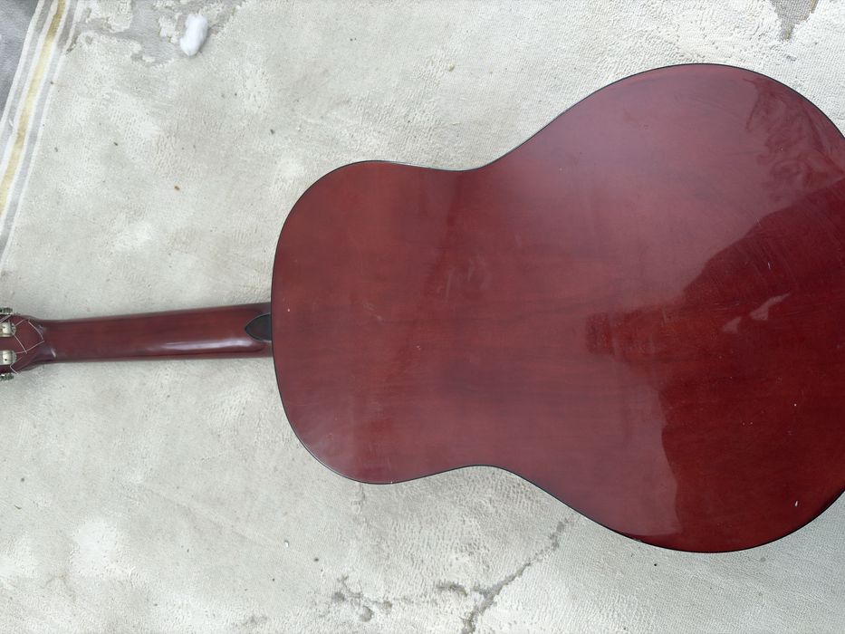 Акустическая гитара