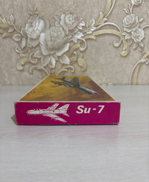 Продаётся винтажная сборная модель самолёта Sukhoi Su-7 в масштабе1:72