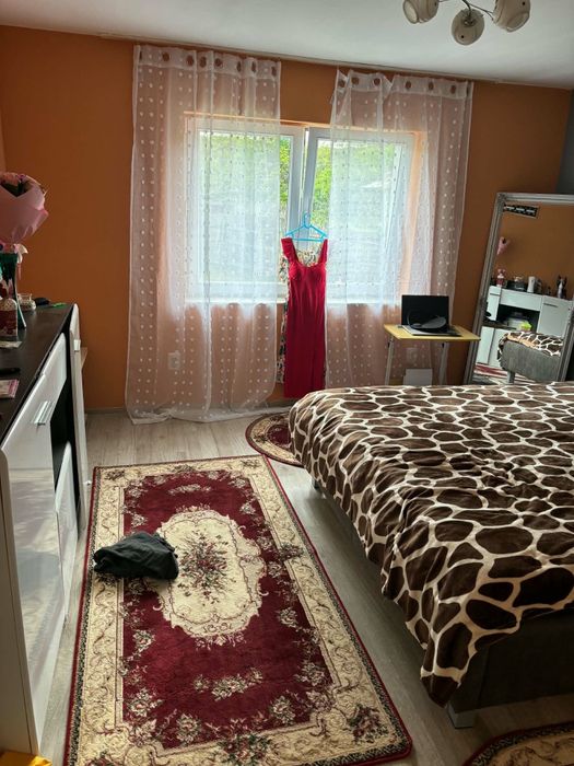 Casa de vanzare la tara complet renovata