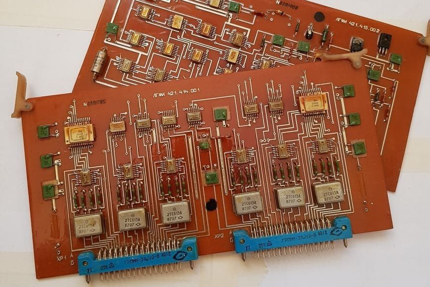 Прием платы радиодетали