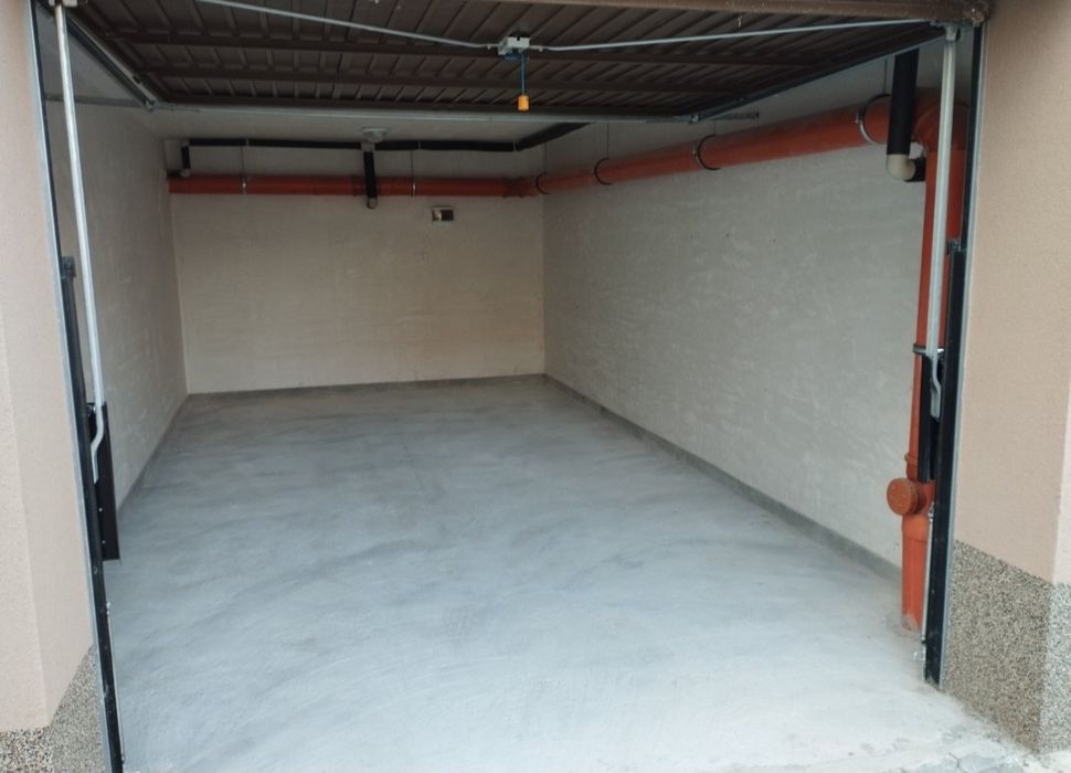 Дава се под наем Гараж / Паркомясто в Пловдив, Въстанически - 21 кв.м за 81.6 € - Снимка #1