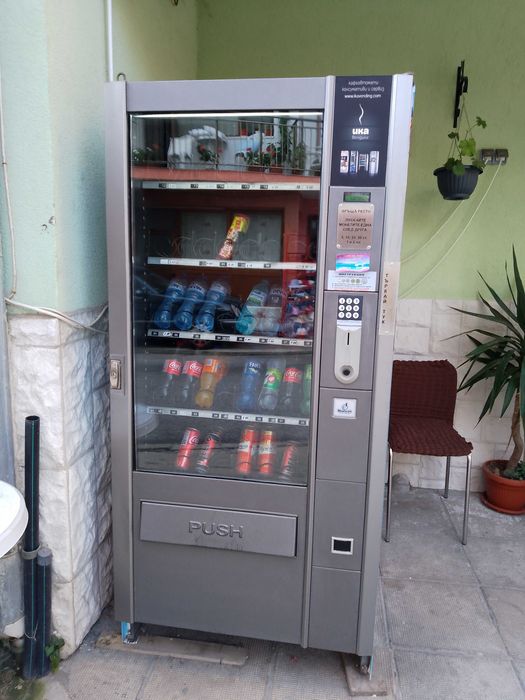Продавам Вендинг автомат