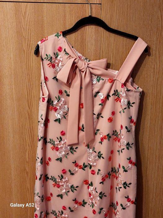 Rochie elegantă din dantelă.