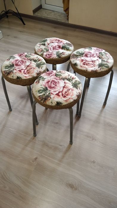 Табуретки 4штуки