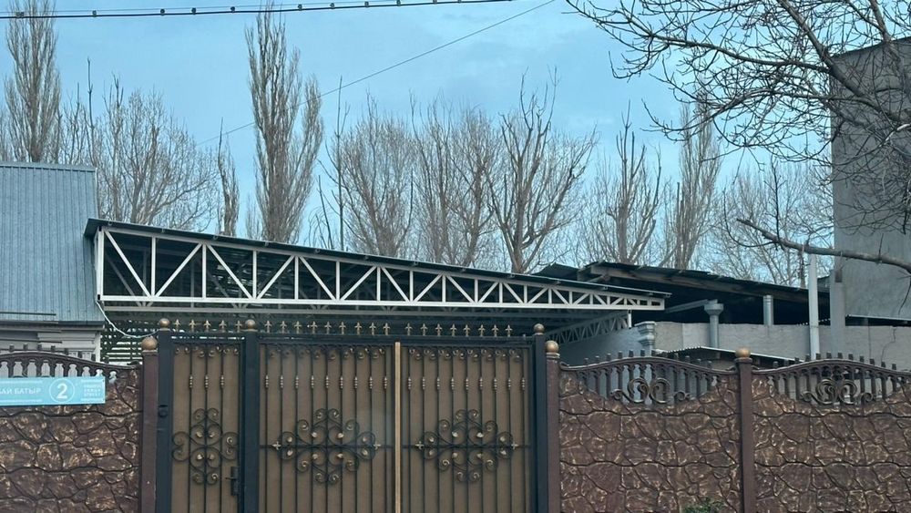Услуги Сварщика делаем навесы