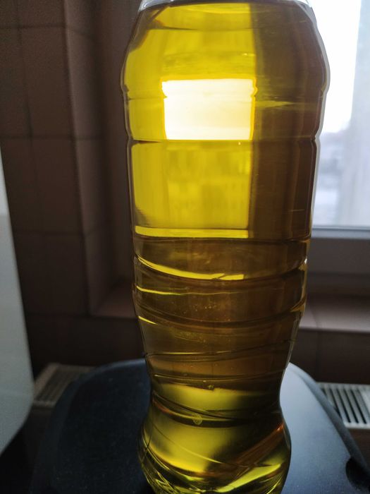 Vând ulei de rechin și de pisica de mare. Preț 100 lei 1/2kg.