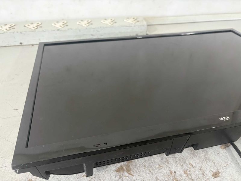 Телевизор - Bush 24 inch / Smart A7