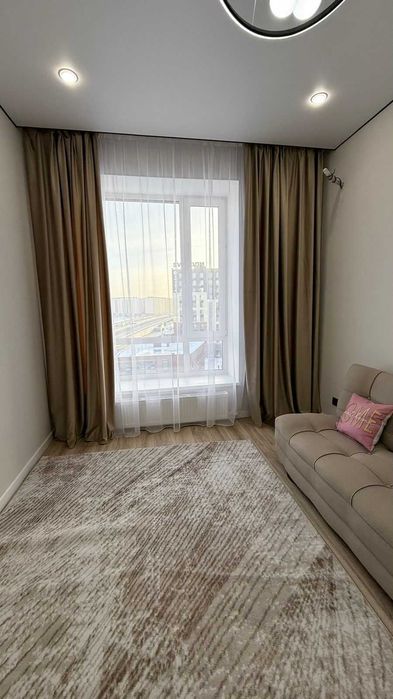 2 ком.кв. 38 кв.м  Айтматова, 79