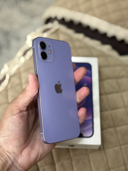 Продам Iphone 12