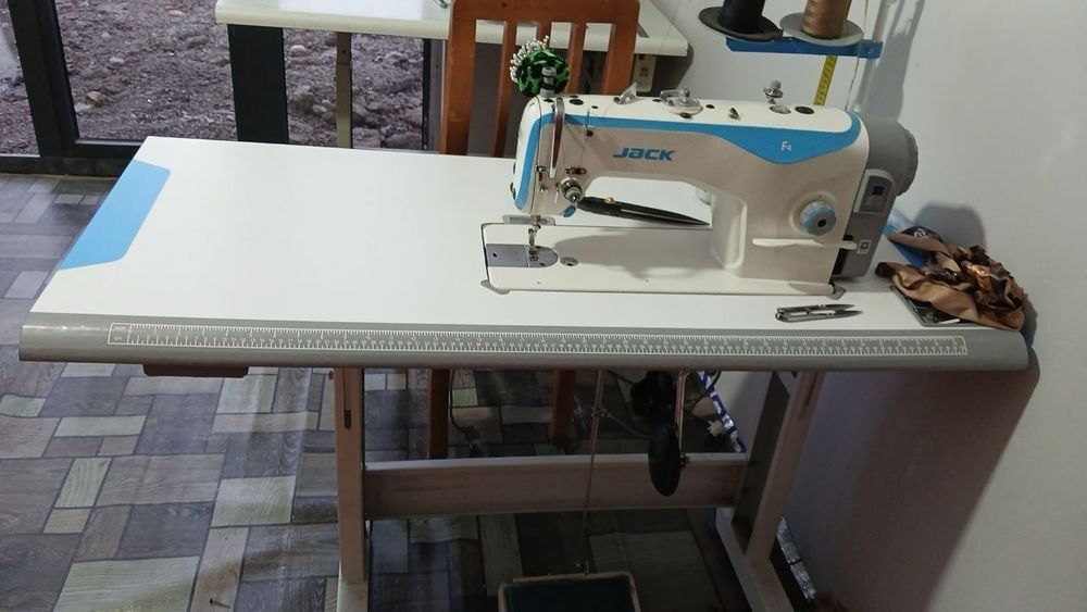 Тикув мошинкалари сотилади холати янгидек сотилади пачти янги