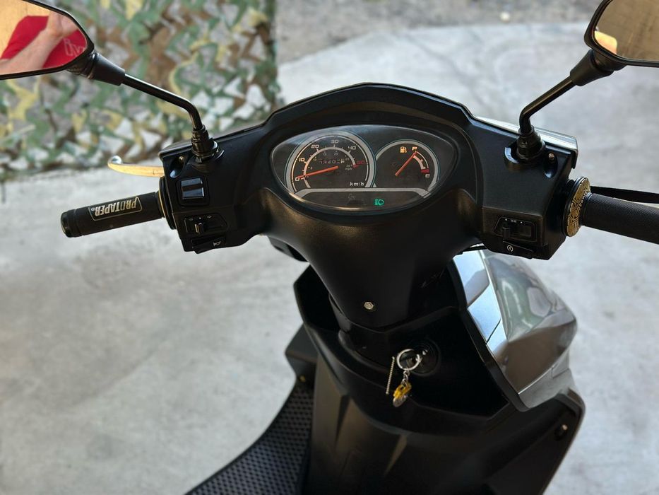 Продам мопед м8 новый