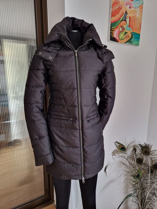 Geacǎ iarnǎ lungǎ de la O’Neill , rezistentǎ la vânt , frig , ploaie