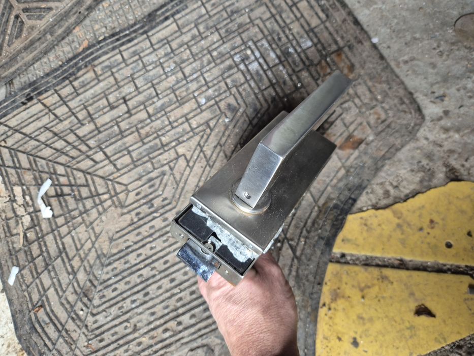 Maner inox pentru uși de sticla 8 mm
