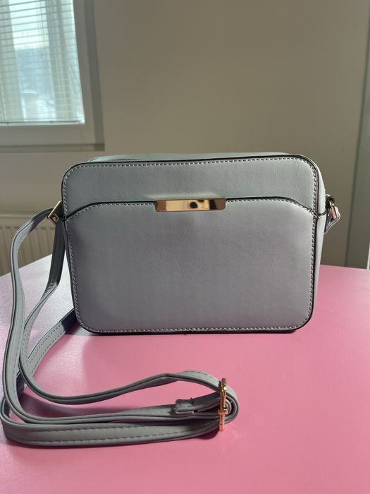 Светлосиня чанта от еко кожа