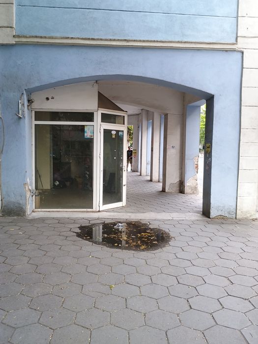 Дава се под наем Магазин в Пловдив, Старият град - 18 кв.м за 168.3 € - Снимка #2