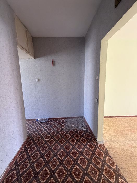 Kvartira sotiladi 2 xona