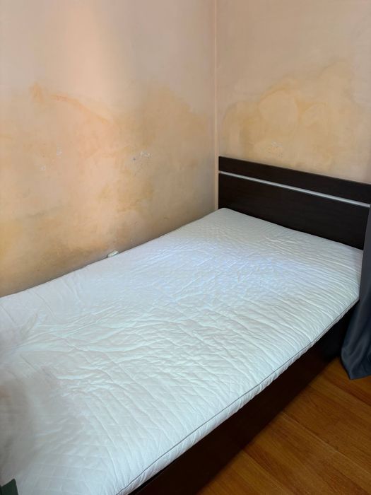 Продам кровать с матрасом